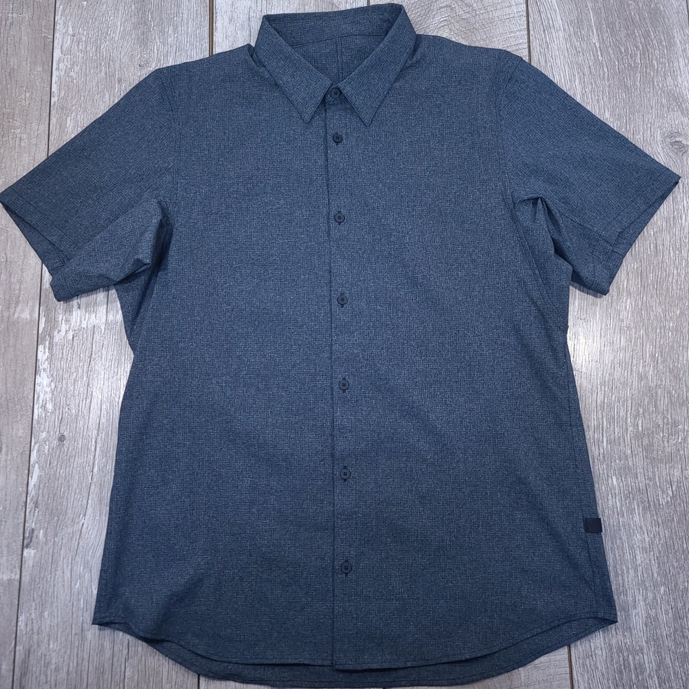 Lululemon Airing Easy Shirt Mens Size XL Blue Short Sleeve WovenAir